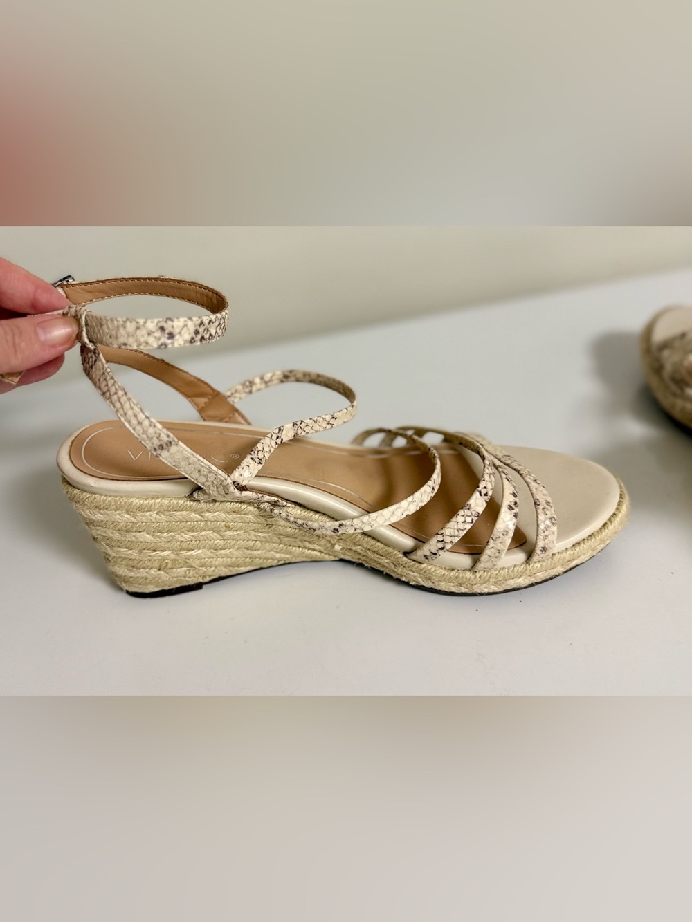 Vionic Ayda strappy espadrille wedges sexy chic beige snake print leather size 9 - Picture 9 of 11